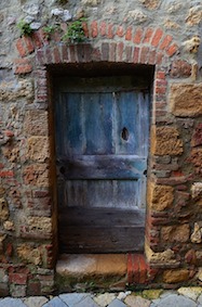 old-door-672026_640.jpg